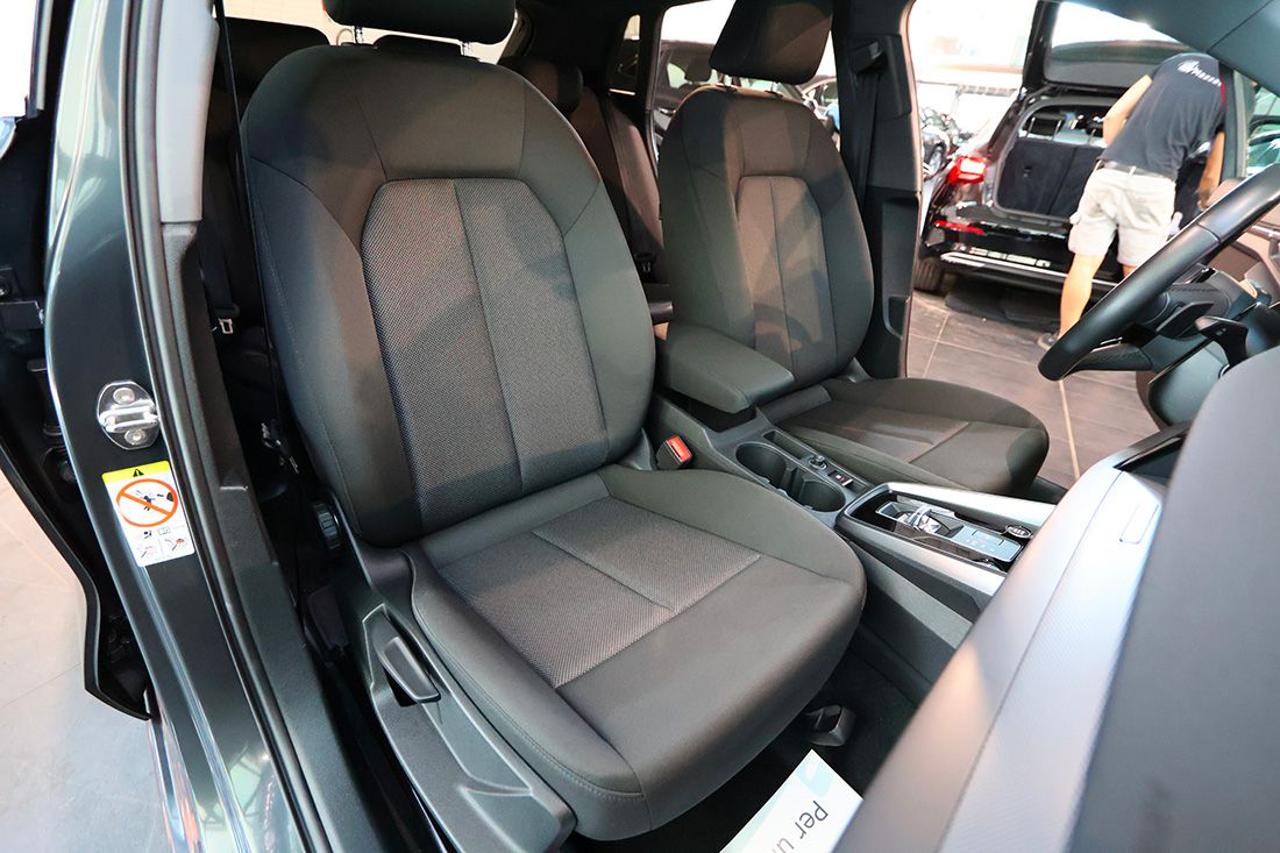 AUDI A3 30 TDI Sportback S-Tronic Business Advanced - 16