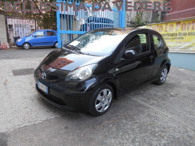 TOYOTA Aygo Nero pastello