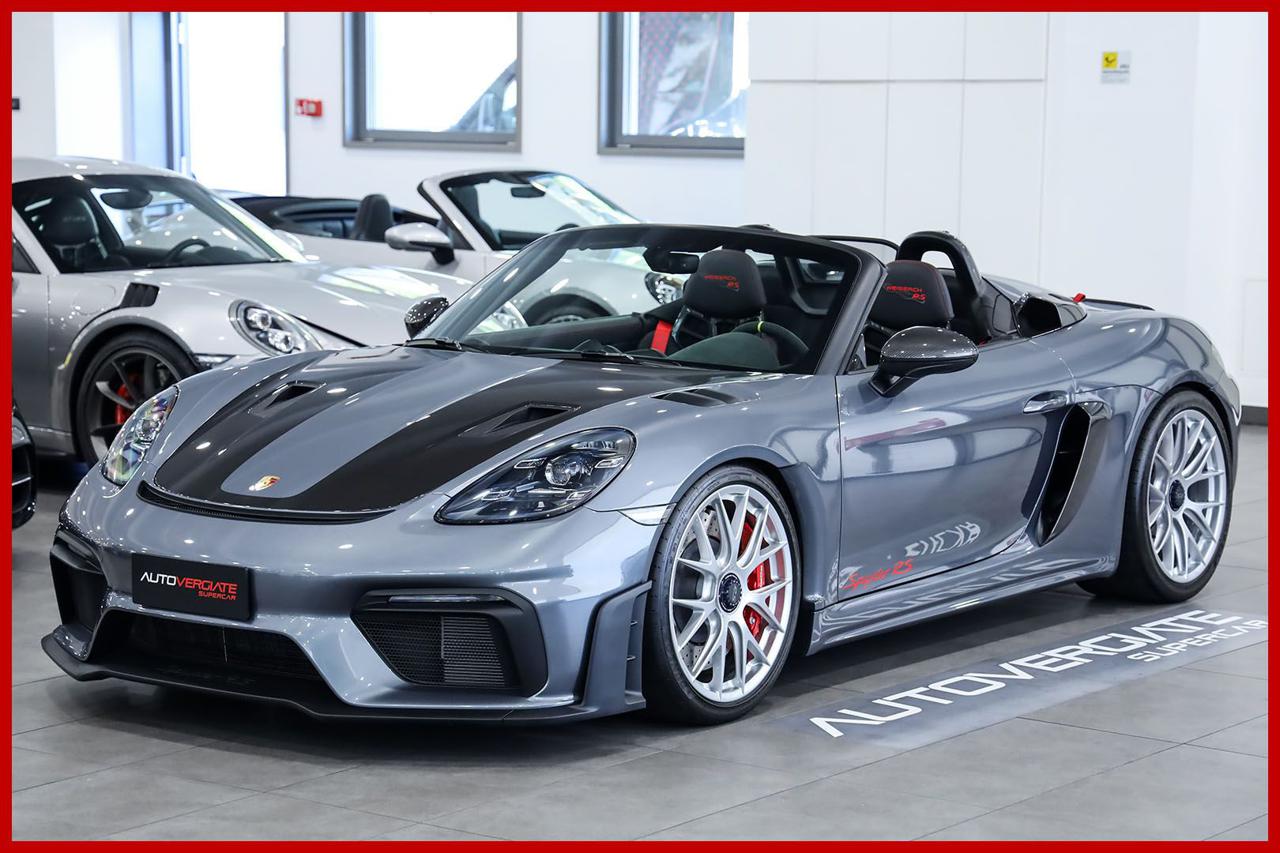 PORSCHE 718 Spyder