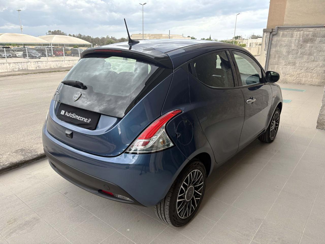 LANCIA Ypsilon 1.0 FireFly 5 porte S&S Hybrid Gold 5 posti. - 5