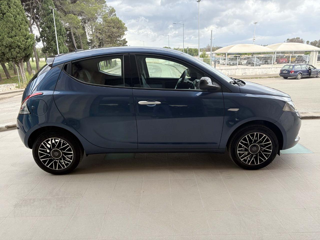 LANCIA Ypsilon 1.0 FireFly 5 porte S&S Hybrid Gold 5 posti. - 4