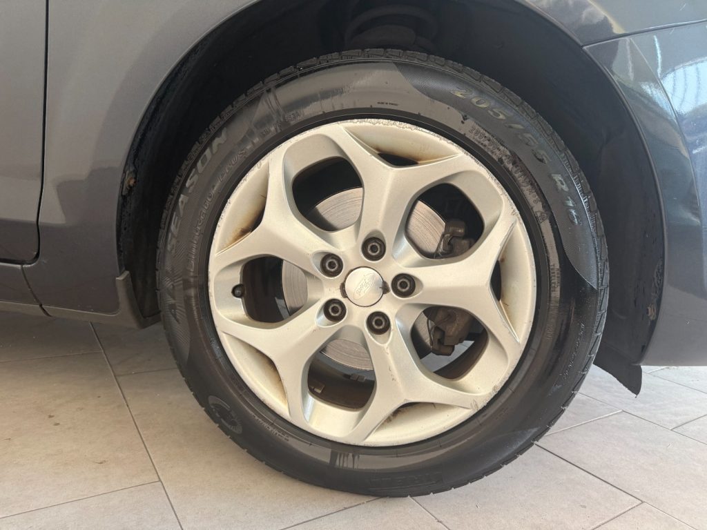 FORD Focus 1.6 (115CV) SW Bz.- GPL Ikon - 21