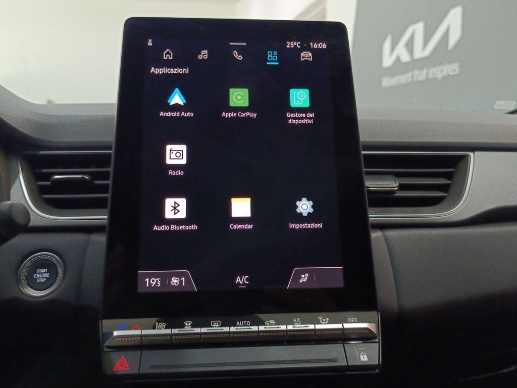 RENAULT Captur TCe 90 CV Techno - 16