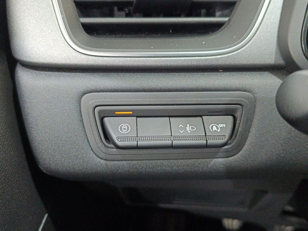 RENAULT Captur TCe 90 CV Techno - 19