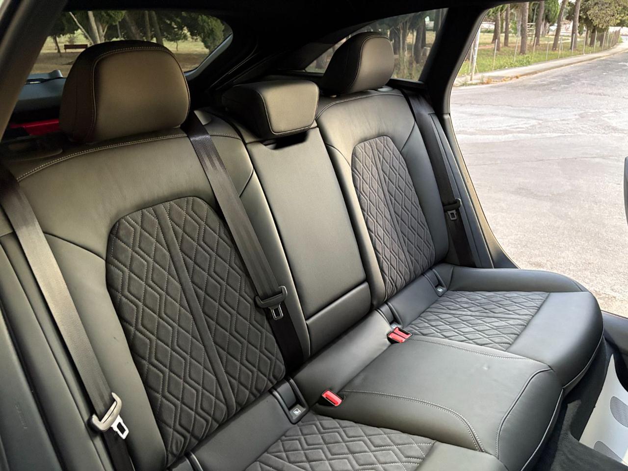 AUDI A6 Avant TDI 150 kW S tronic quattro S line edition one. - 16