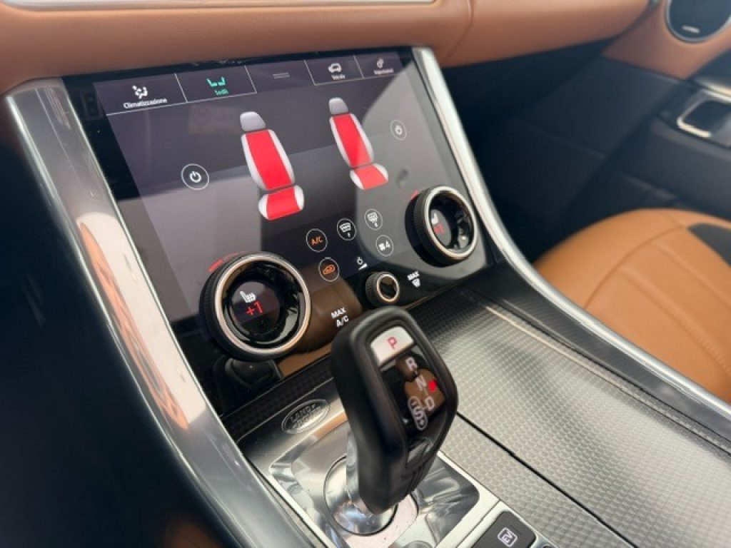 Clicca per ingrandire Range Rover Sport - 2.0 Si4 PHEV HSE Dynamic 404CV PIXEL/TETTO