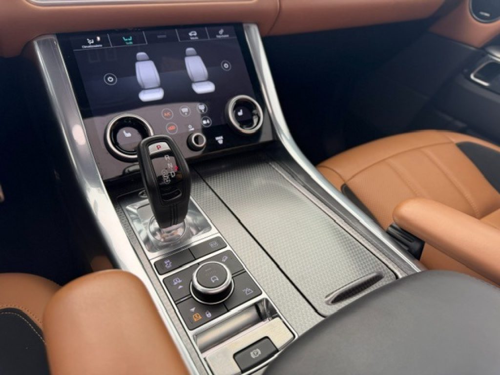 Clicca per ingrandire Range Rover Sport - 2.0 Si4 PHEV HSE Dynamic 404CV PIXEL/TETTO