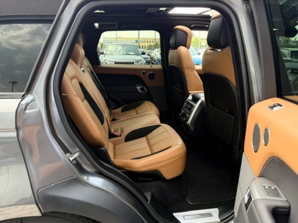 Clicca per ingrandire Range Rover Sport - 2.0 Si4 PHEV HSE Dynamic 404CV PIXEL/TETTO