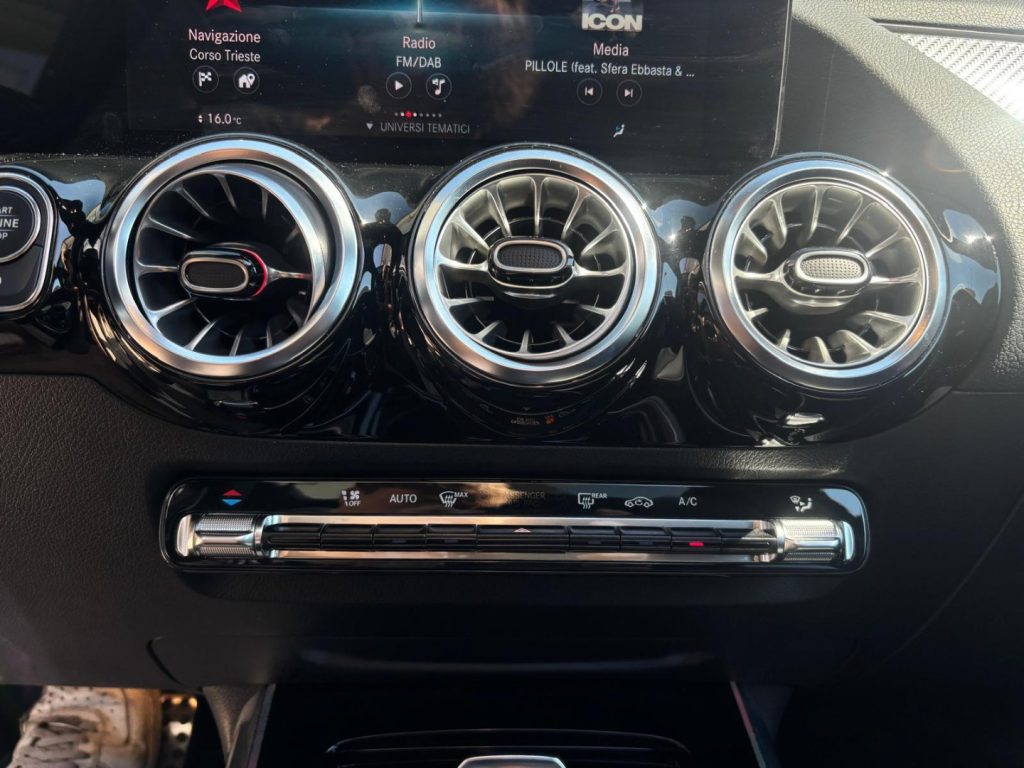 MERCEDES-BENZ B 180 AMG Line*TETTO APRIBILE*SEDILI ANT RISCALDABILI - 22