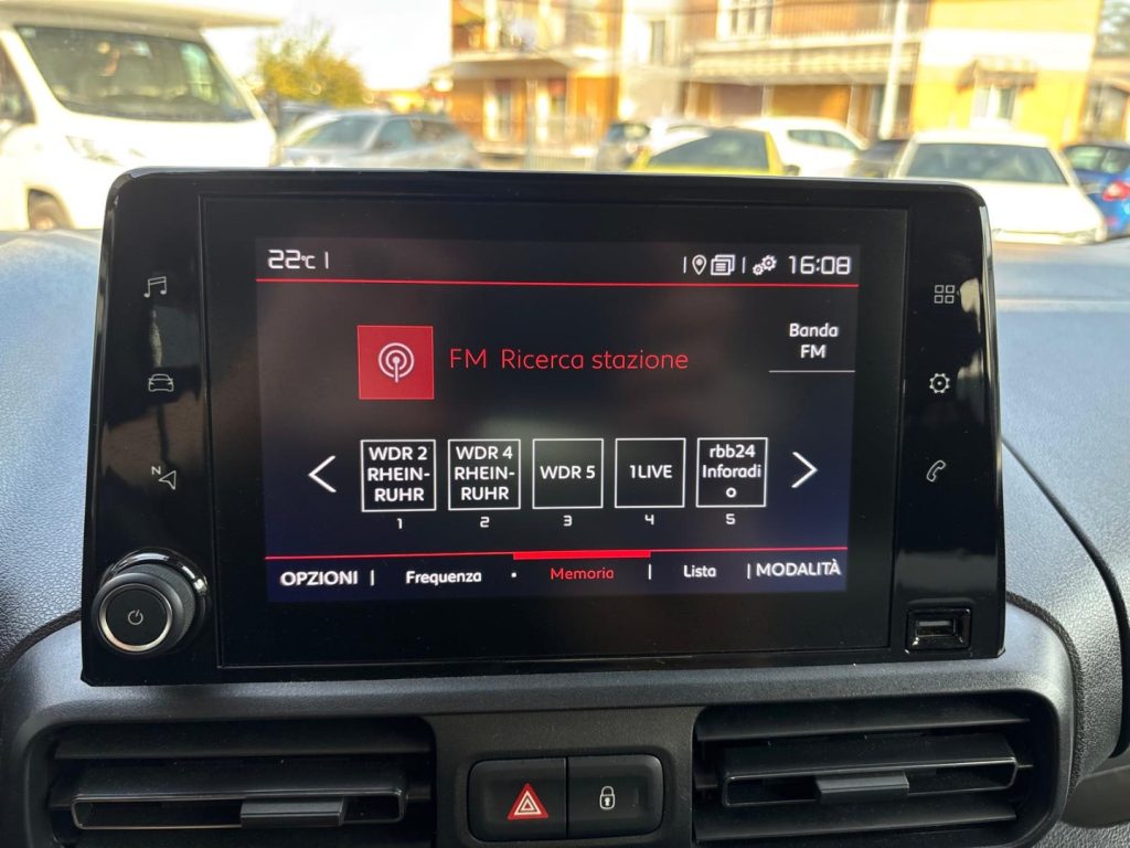 CITROEN Berlingo 1.5 blue-HDI Shine M *RETROCAMERA*NAVI - 20