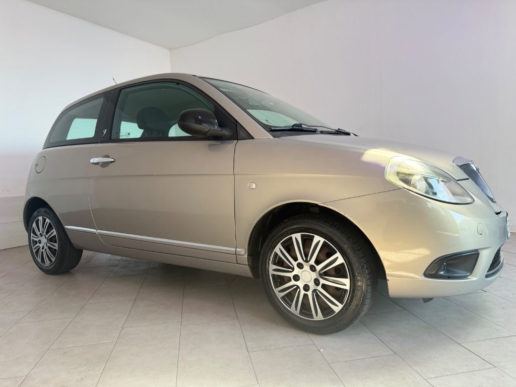 LANCIA Ypsilon 1.2 69 CV Argento - 2