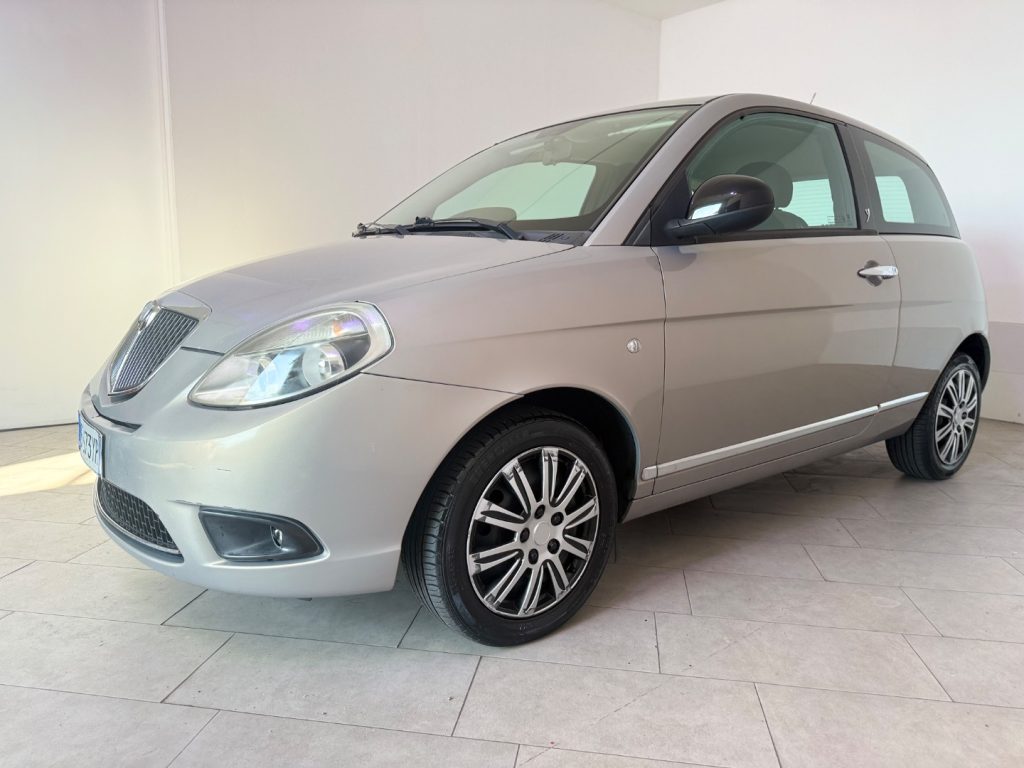 LANCIA Ypsilon 1.2 69 CV Argento - 3
