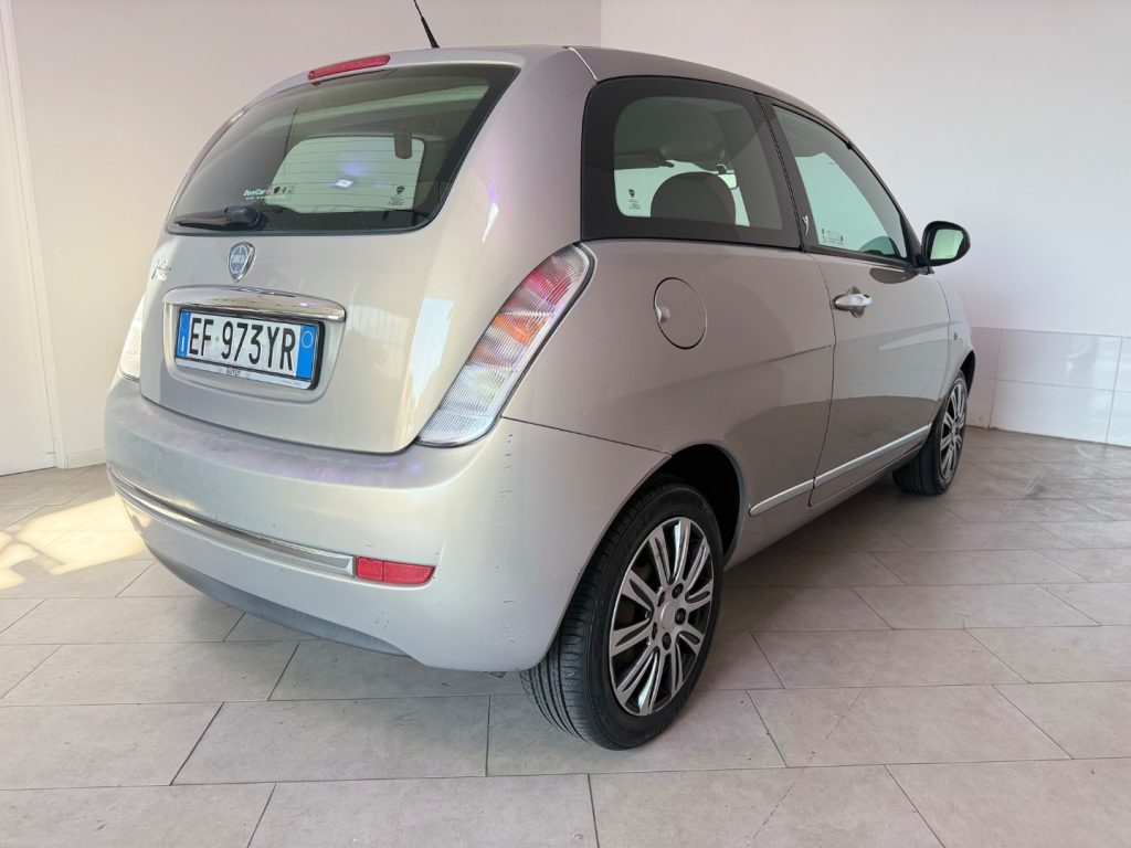 LANCIA Ypsilon 1.2 69 CV Argento - 6