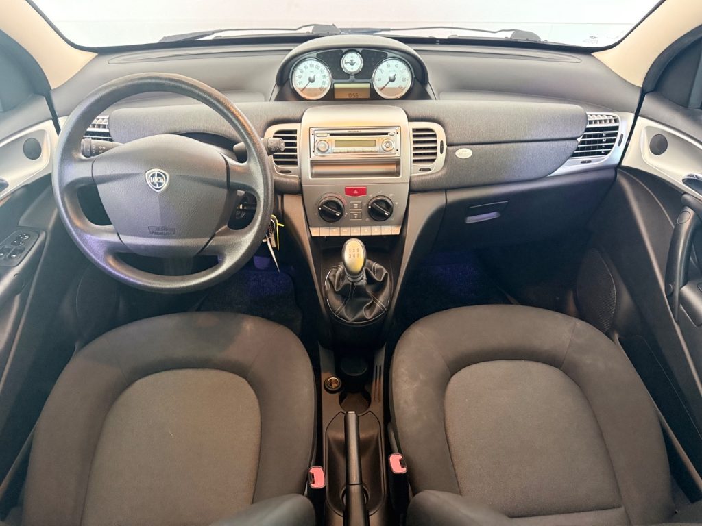 LANCIA Ypsilon 1.2 69 CV Argento - 12