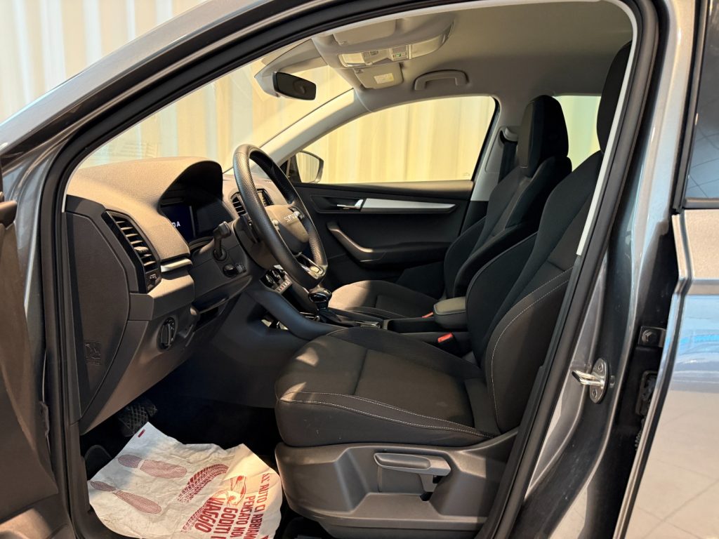 SKODA Karoq 2.0 TDI DSG Selection LED ACC Camera Travel - 4