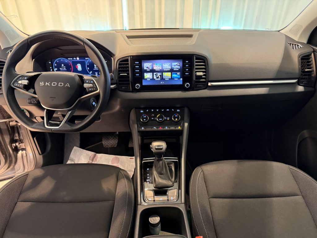 SKODA Karoq 2.0 TDI DSG Selection LED ACC Camera Travel - 6
