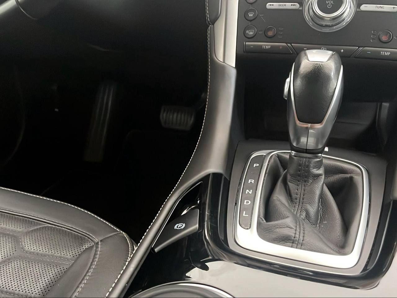 FORD Mondeo Full Hybrid 2.0 187 CV eCVT SW Vignale - 23