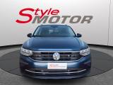 Volkswagen Tiguan 2.0 Tdi 122 Cv Scr Dsg Life Pari Al Nuovo usata — vista tre quarti anteriore (1/39)