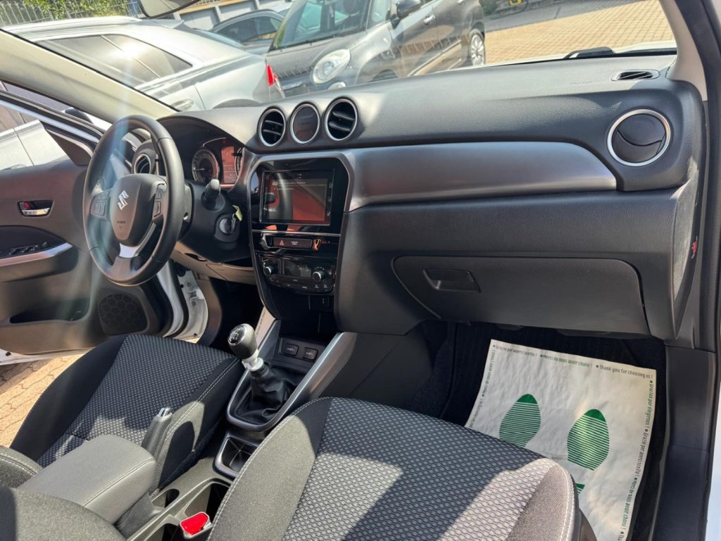 SUZUKI Vitara 1.4 Hybrid Cool - 11