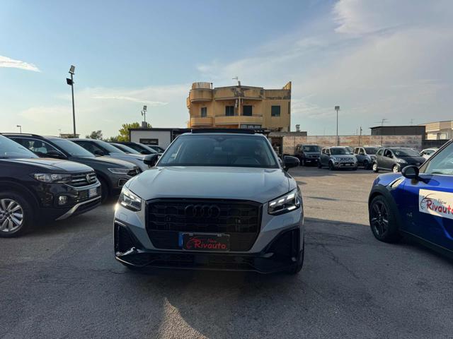 AUDI Q2 Grigio cemento perlato