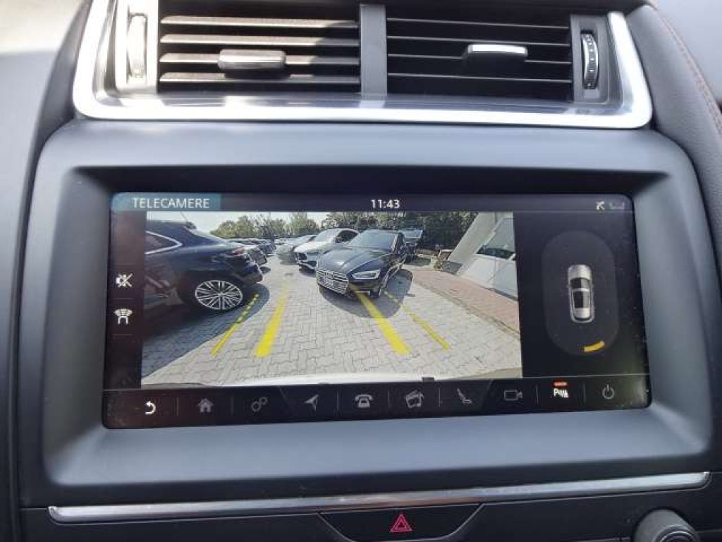 JAGUAR E-Pace 2.0d i4 R-Dynamic awd 180cv auto IVA ESPOSTA - 8