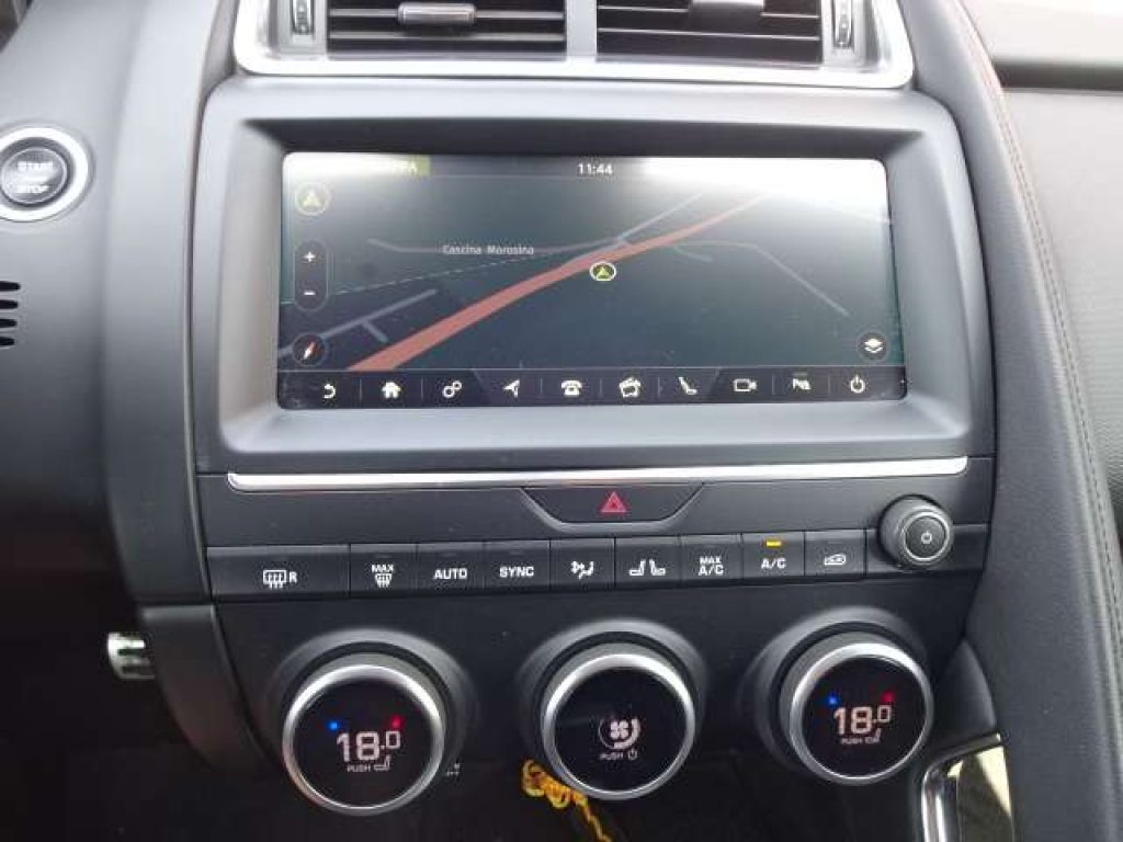 JAGUAR E-Pace 2.0d i4 R-Dynamic awd 180cv auto IVA ESPOSTA - 9