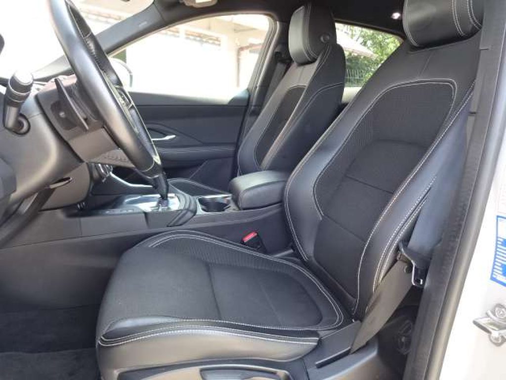 JAGUAR E-Pace 2.0d i4 R-Dynamic awd 180cv auto IVA ESPOSTA - 11