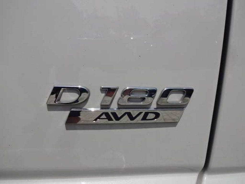 JAGUAR E-Pace 2.0d i4 R-Dynamic awd 180cv auto IVA ESPOSTA - 16