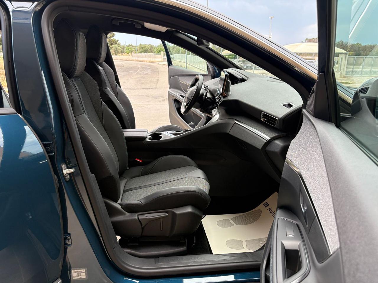 PEUGEOT 3008 1.5 BlueHDi 130 S&S Allure Pack C.AUTOMATICO - 9