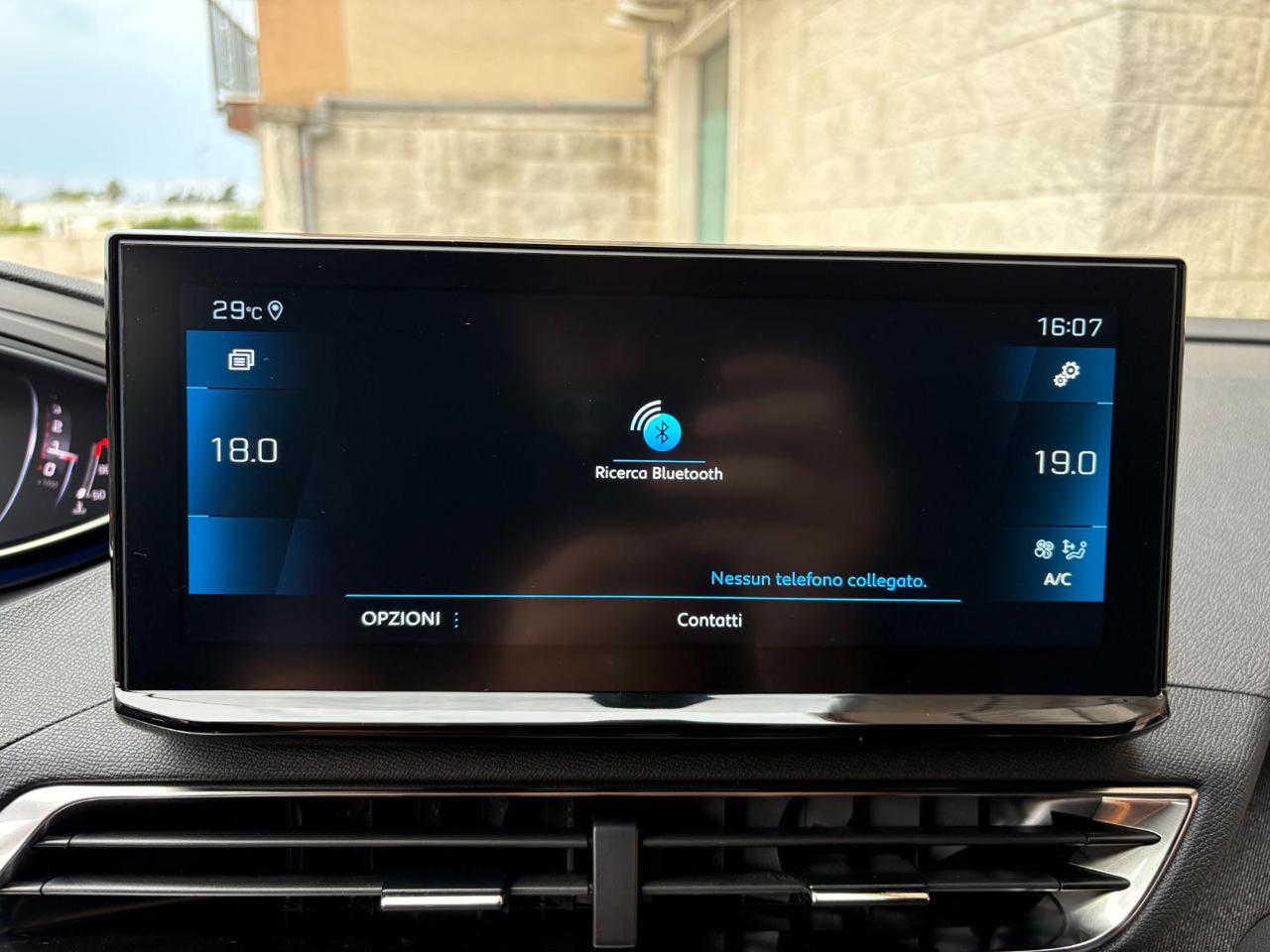 PEUGEOT 3008 1.5 BlueHDi 130 S&S Allure Pack C.AUTOMATICO - 29
