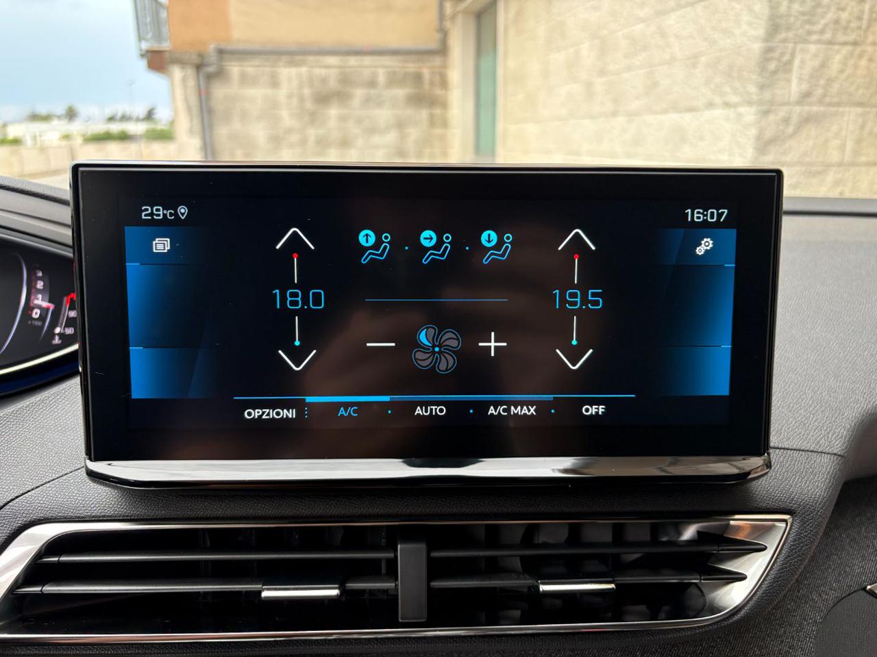PEUGEOT 3008 1.5 BlueHDi 130 S&S Allure Pack C.AUTOMATICO - 27