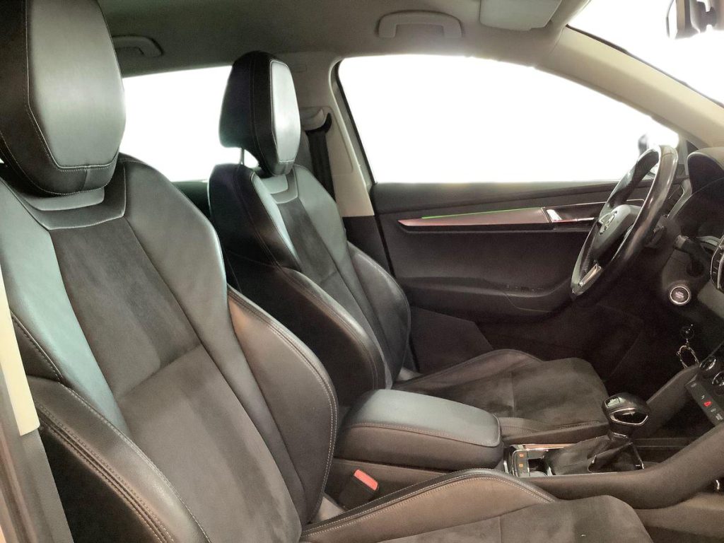SKODA Karoq 1.6 TDI SCR DSG Style - 10