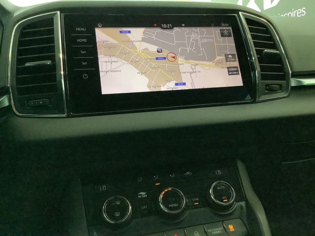 SKODA Karoq 1.6 TDI SCR DSG Style - 16