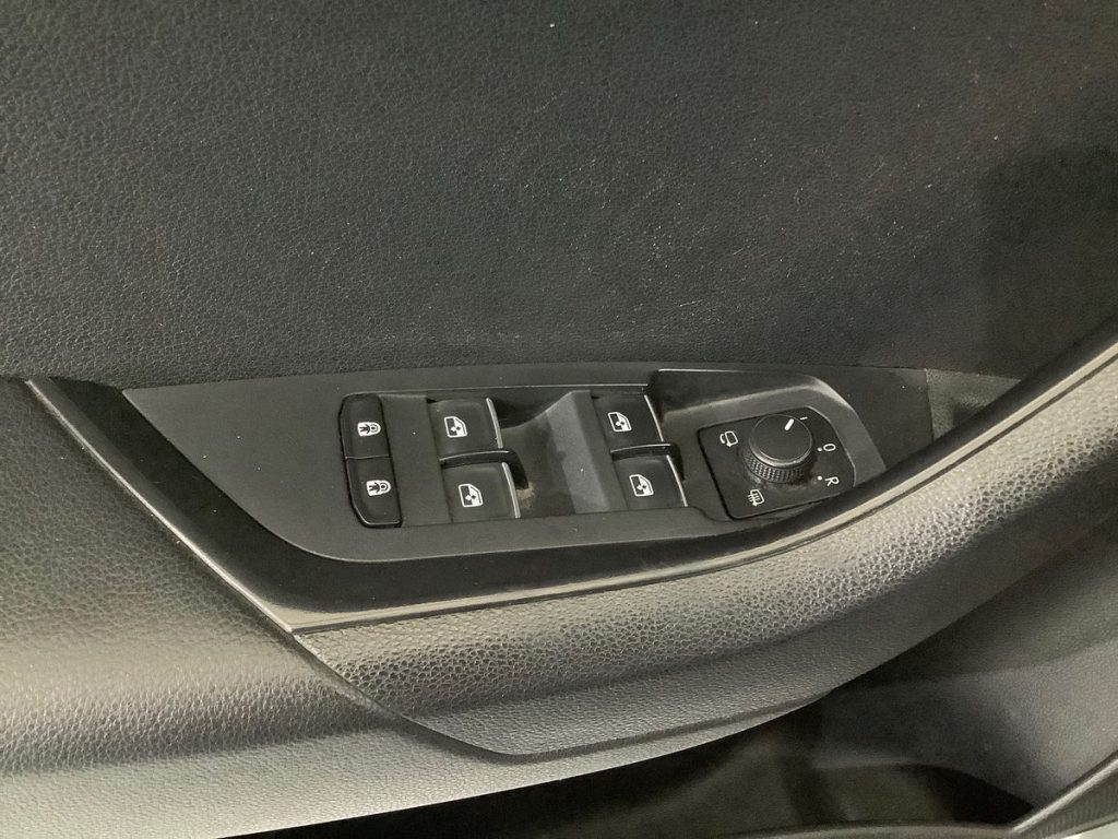 SKODA Karoq 1.6 TDI SCR DSG Style - 21