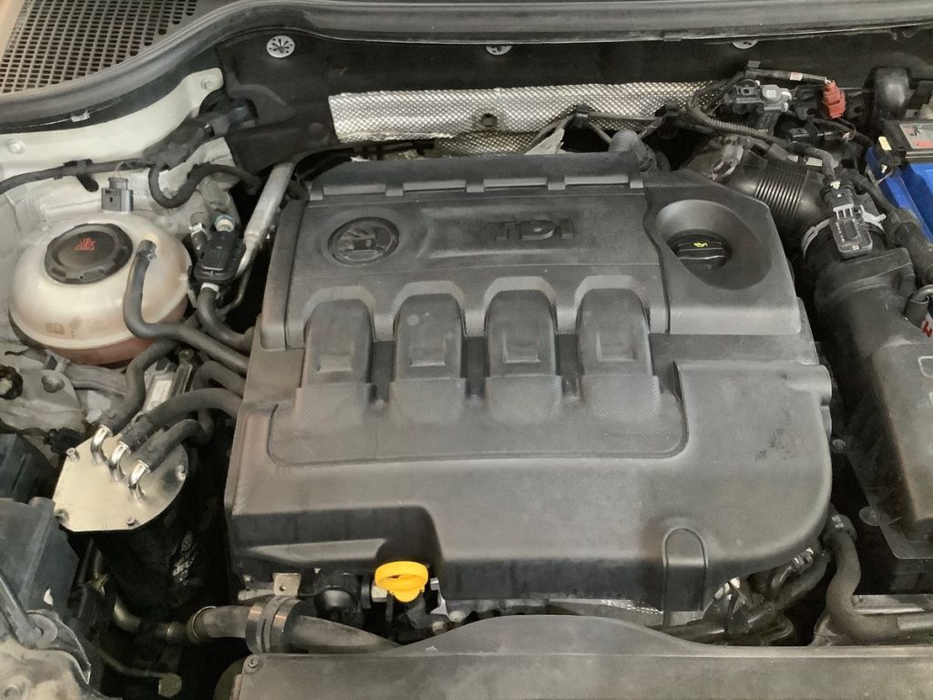 SKODA Karoq 1.6 TDI SCR DSG Style - 24