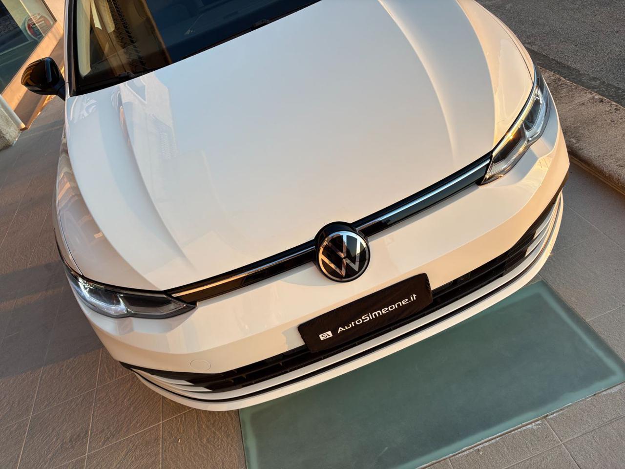 VOLKSWAGEN Golf 2.0 TDI DSG SCR Life TETTO-LUCI AMBIENTE - 28