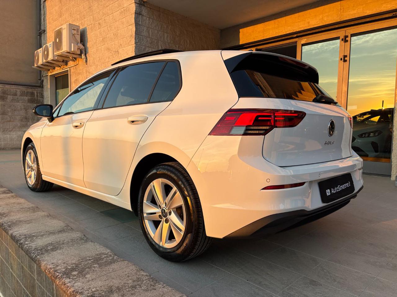 VOLKSWAGEN Golf 2.0 TDI DSG SCR Life TETTO-LUCI AMBIENTE - 6