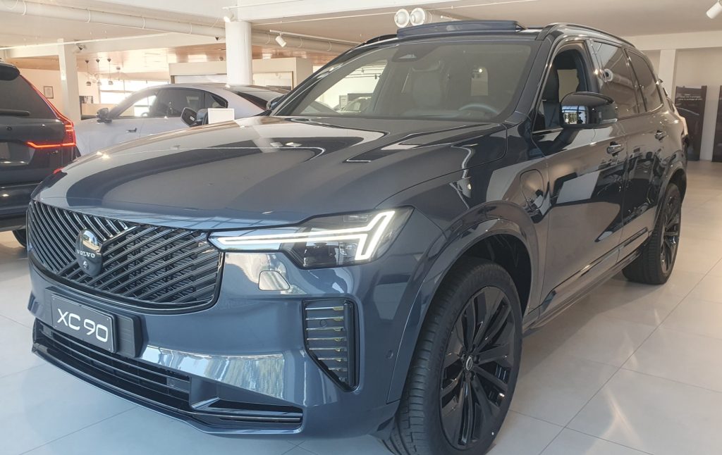 VOLVO XC90 nuova a Padova, Autoserenissima 3.0 Srl