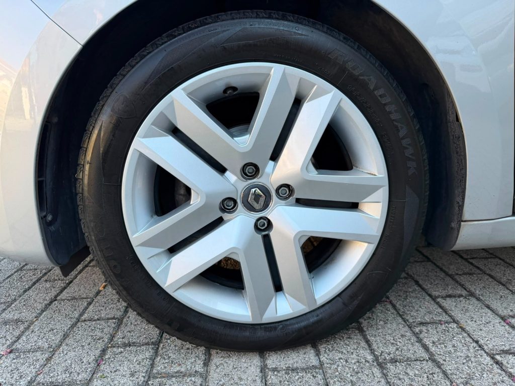 RENAULT Clio TCe 100 CV GPL  Techno - 16