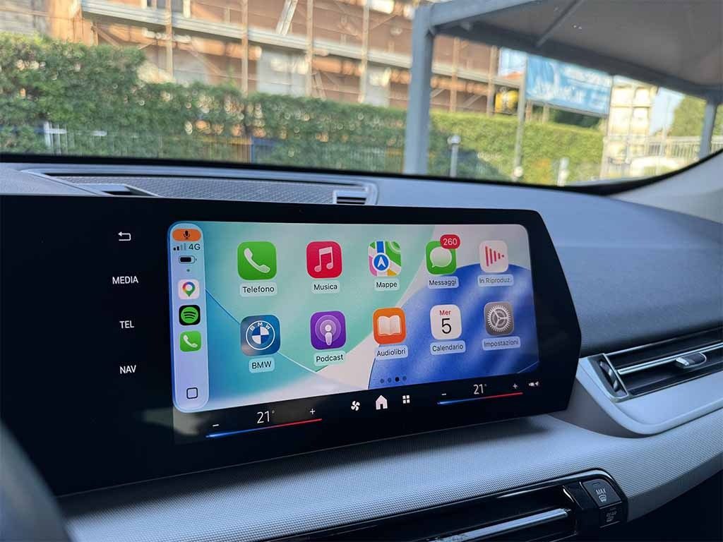 BMW X1 sdrive 18i TELECAMERA CARPLAY PREZZO REALE IVA ESP - 16