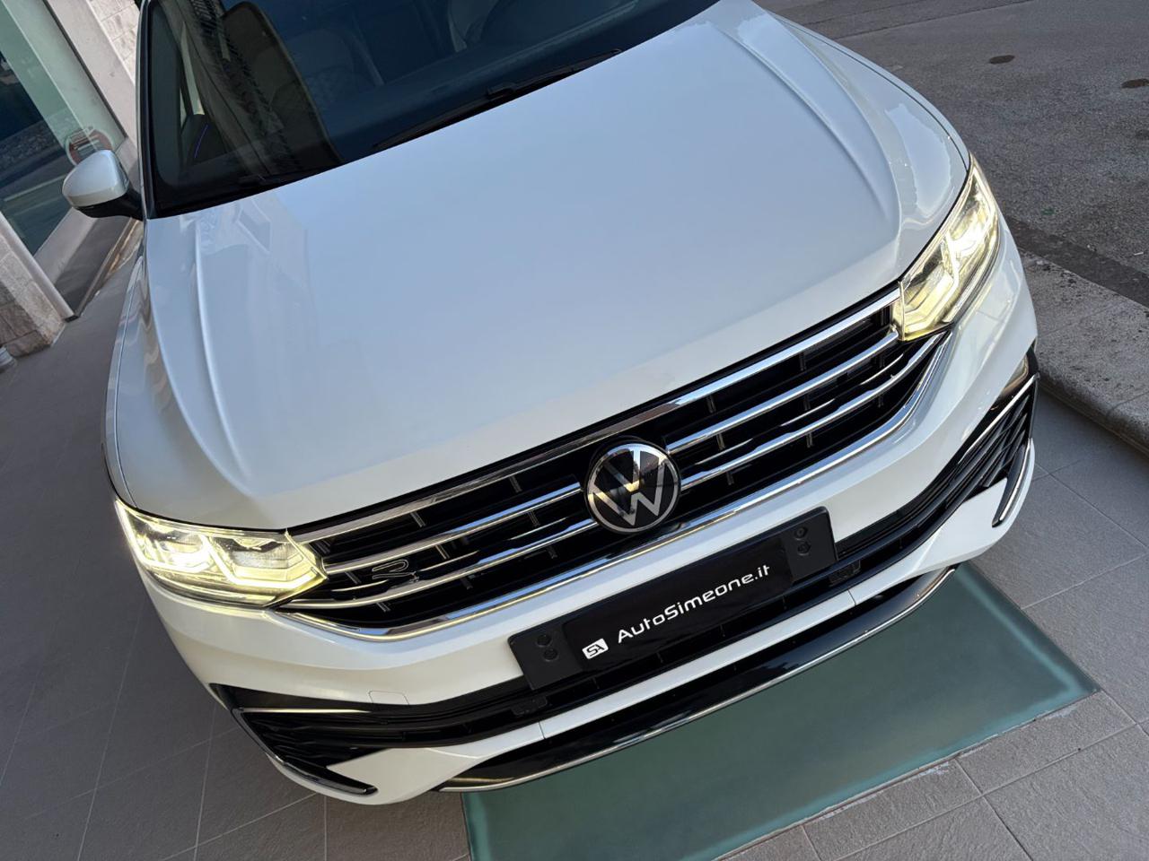 VOLKSWAGEN Tiguan 2.0 TDI 150 CV SCR DSG R-Line LUCI AMBIENTE - 36