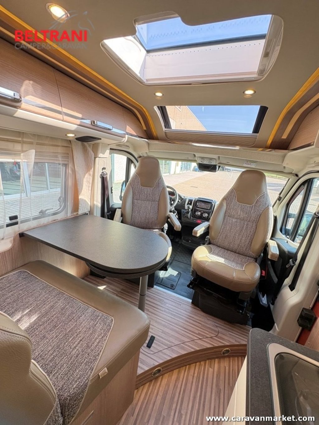 VAN 600 DB CHARMING GT