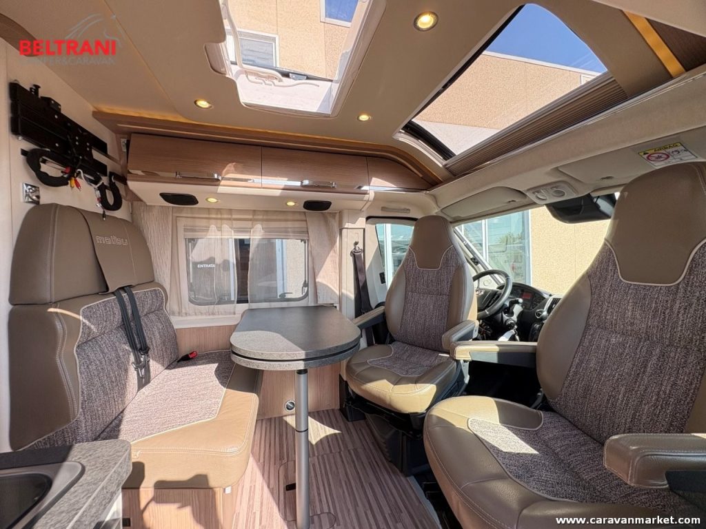 VAN 600 DB CHARMING GT