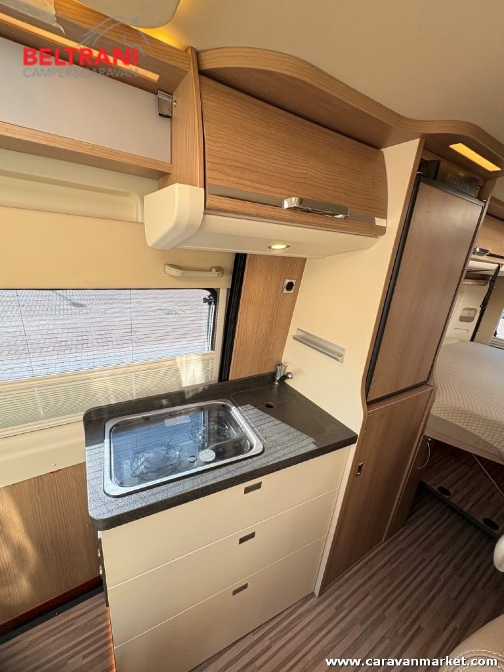 VAN 600 DB CHARMING GT