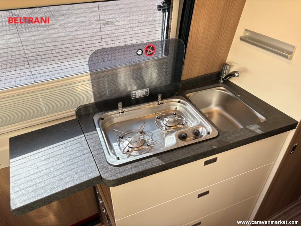 VAN 600 DB CHARMING GT