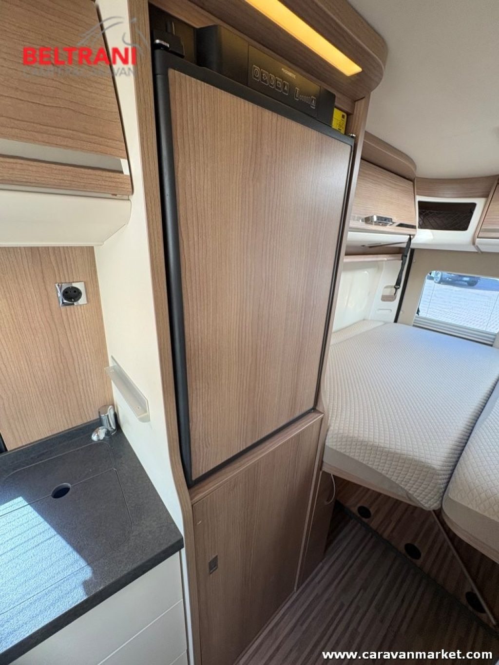 VAN 600 DB CHARMING GT