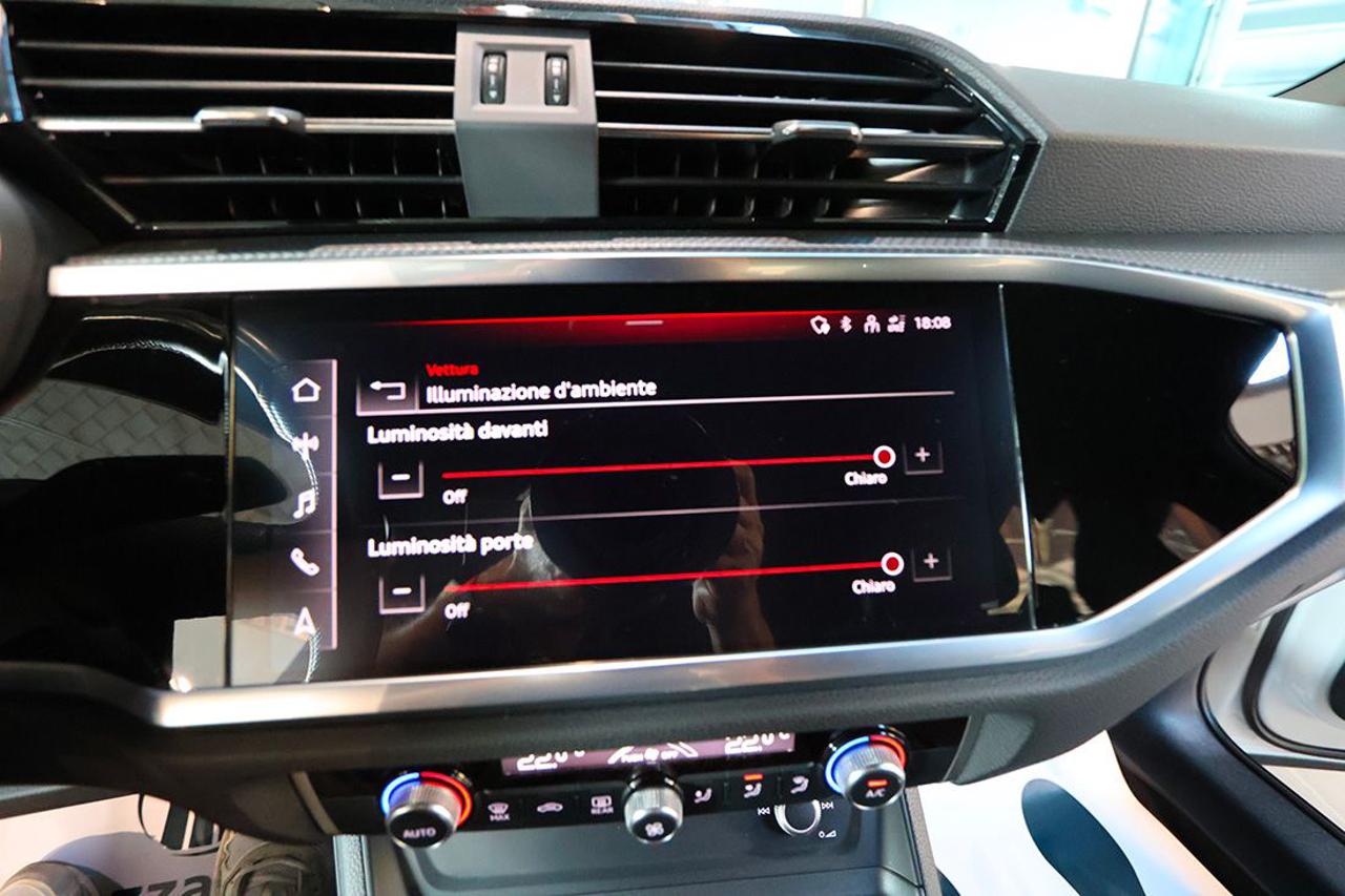AUDI Q3 35 TDI Quattro S-Tronic S-Line - 26