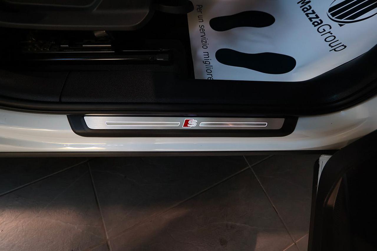 AUDI Q3 35 TDI Quattro S-Tronic S-Line - 34