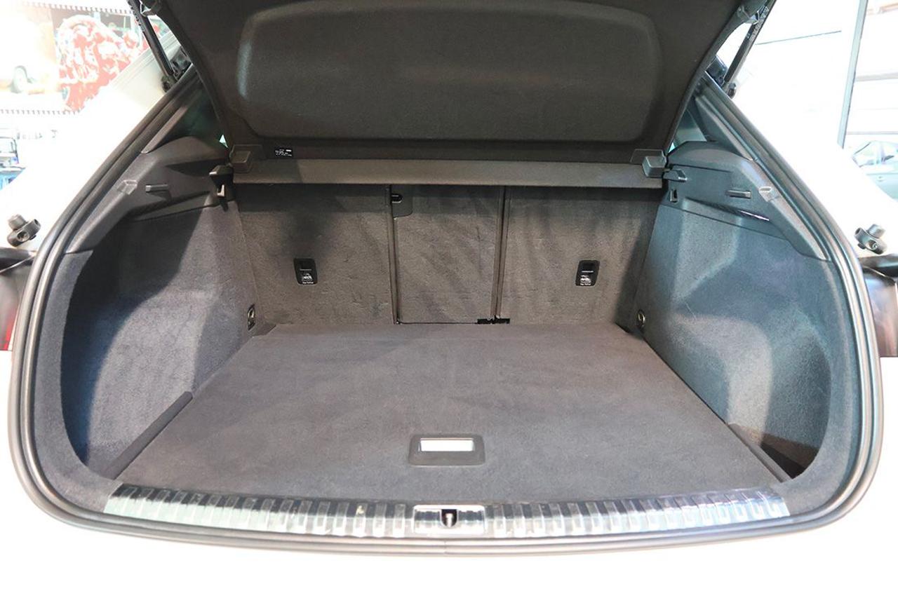 AUDI Q3 35 TDI Quattro S-Tronic S-Line - 12