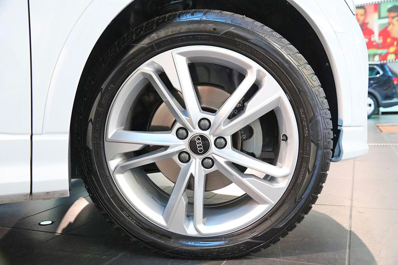 AUDI Q3 35 TDI Quattro S-Tronic S-Line - 6